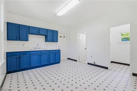 3443 E 75th Street Cleveland OH 44127