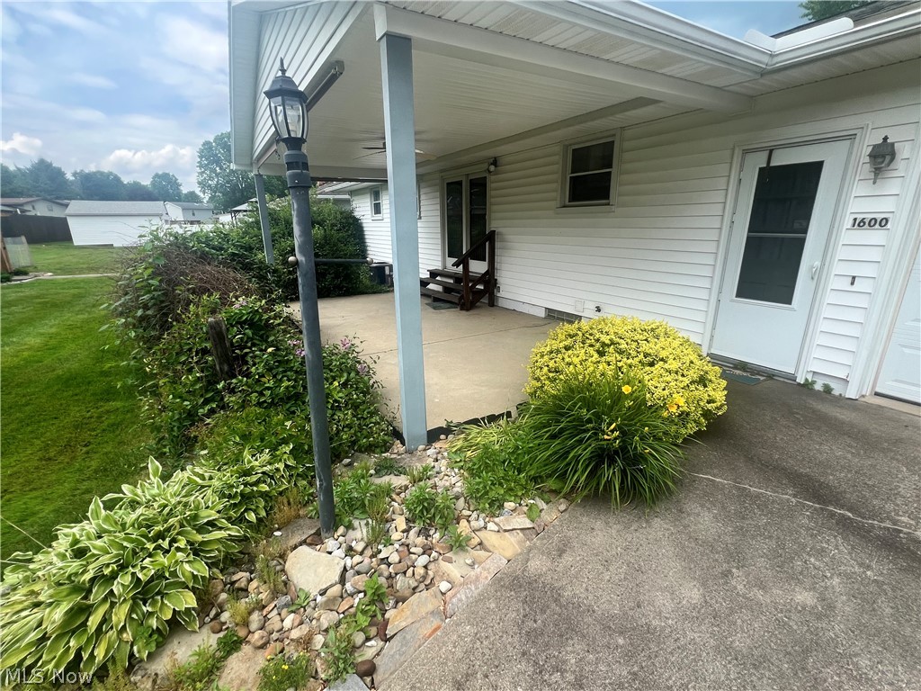1600 Oak Street Girard OH 44420