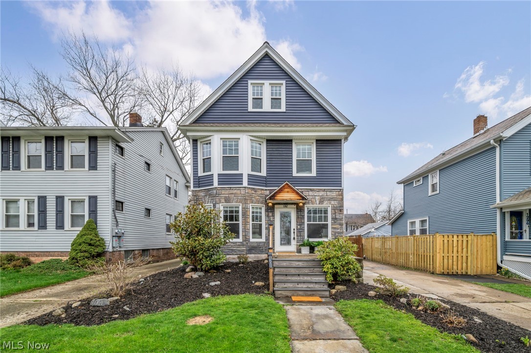 1302 Bonnieview Avenue Lakewood OH 44107