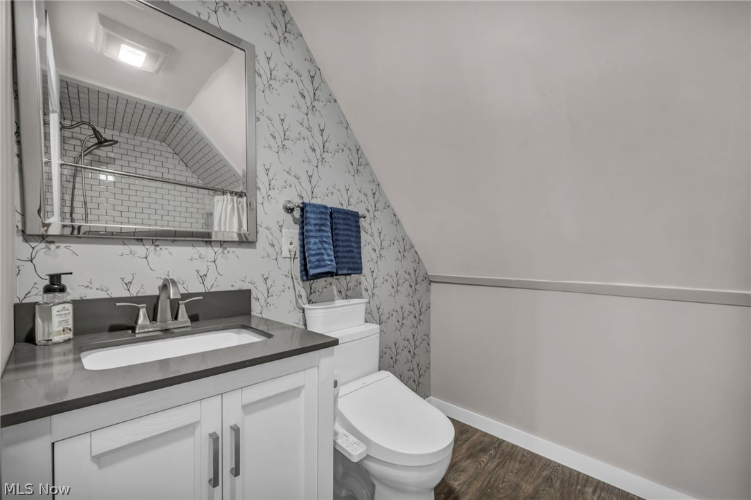 1302 Bonnieview Avenue Lakewood OH 44107