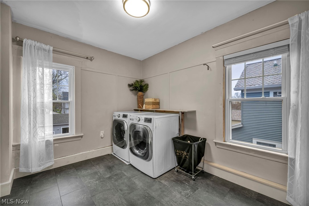 1302 Bonnieview Avenue Lakewood OH 44107