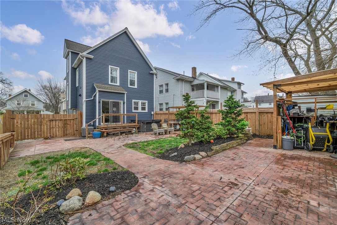 1302 Bonnieview Avenue Lakewood OH 44107