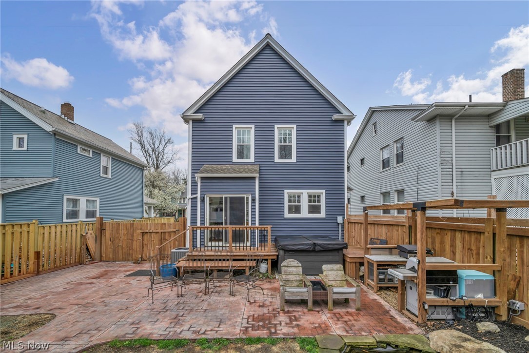 1302 Bonnieview Avenue Lakewood OH 44107