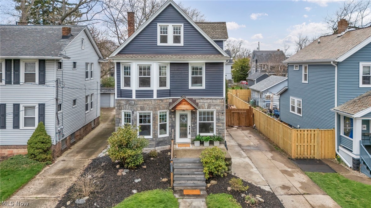 1302 Bonnieview Avenue Lakewood OH 44107