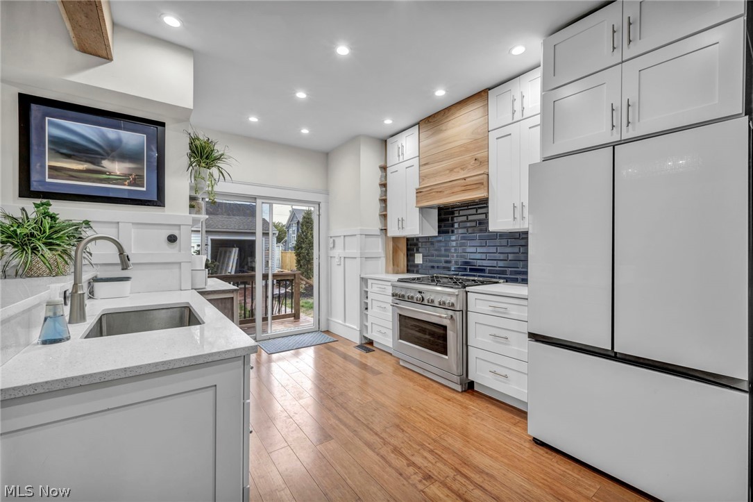 1302 Bonnieview Avenue Lakewood OH 44107