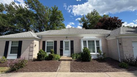 5108 Meadow Wood Boulevard Lyndhurst OH 44124