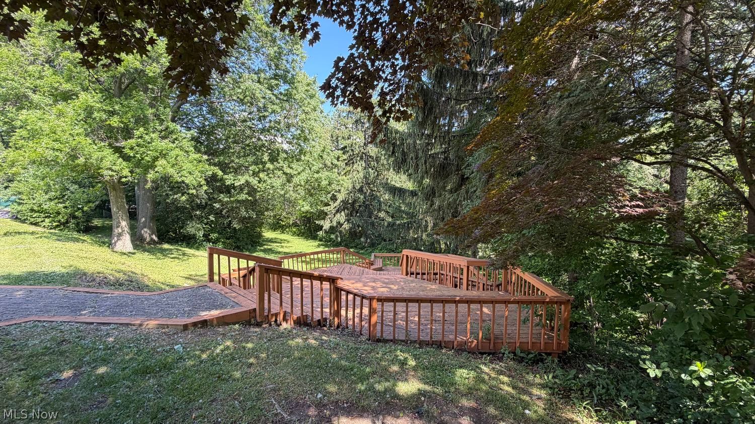 5108 Meadow Wood Boulevard Lyndhurst OH 44124