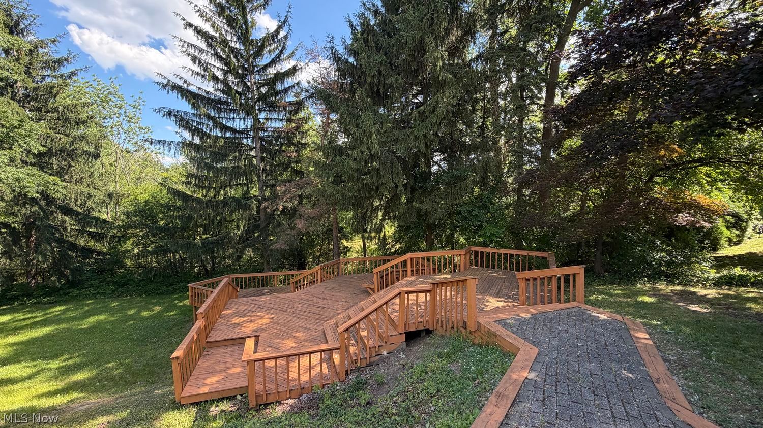 5108 Meadow Wood Boulevard Lyndhurst OH 44124