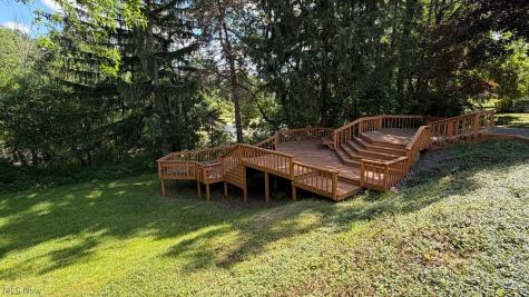 5108 Meadow Wood Boulevard Lyndhurst OH 44124