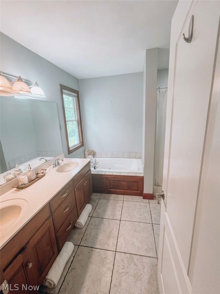 501 Deer Park Drive NE New Philadelphia OH 44663