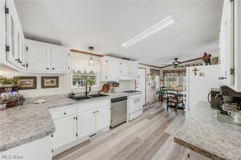61 Periwinkle Drive Olmsted Twp OH 44138