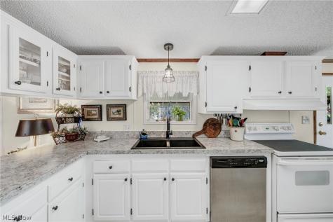 61 Periwinkle Drive Olmsted Twp OH 44138