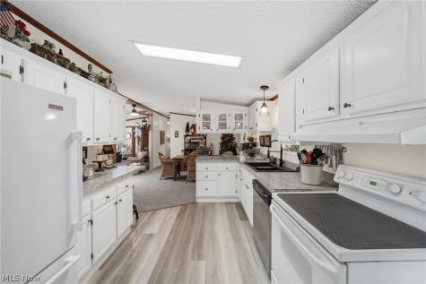 61 Periwinkle Drive Olmsted Twp OH 44138