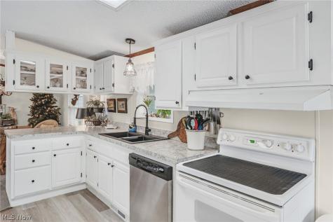 61 Periwinkle Drive Olmsted Twp OH 44138
