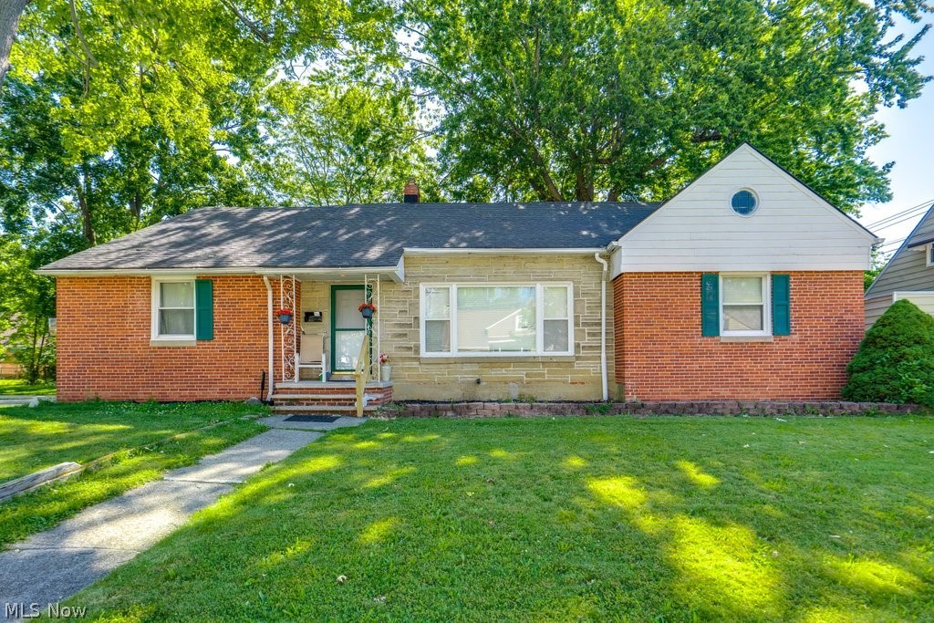 241 E 242nd Street Euclid OH 44123