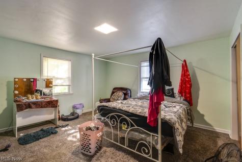 241 E 242nd Street Euclid OH 44123