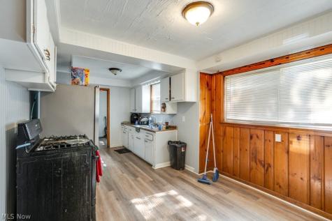 241 E 242nd Street Euclid OH 44123