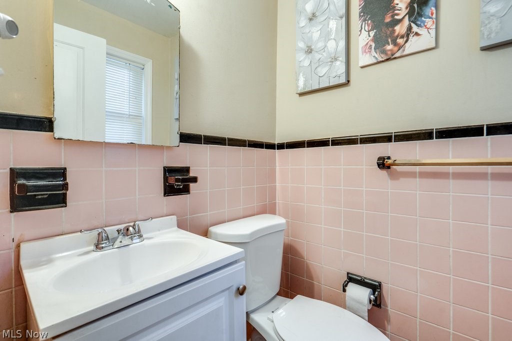 241 E 242nd Street Euclid OH 44123