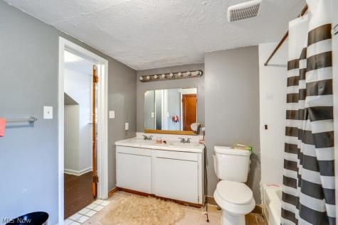 241 E 242nd Street Euclid OH 44123