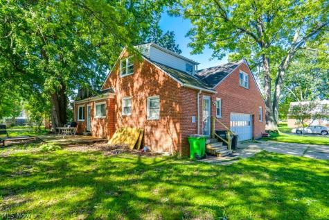 241 E 242nd Street Euclid OH 44123
