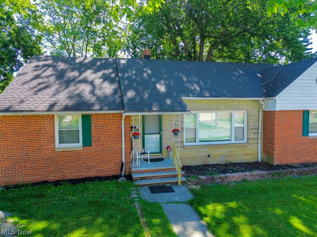 241 E 242nd Street Euclid OH 44123