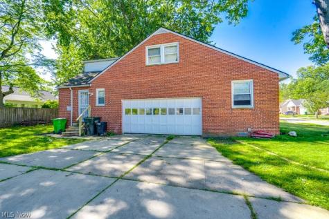 241 E 242nd Street Euclid OH 44123