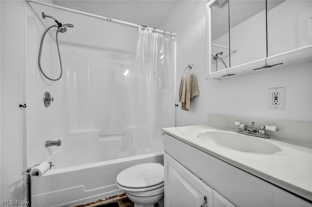 1260 Cleveland Avenue Madison OH 44057