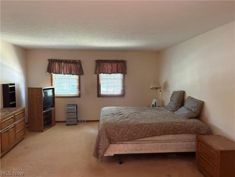 1912 Basswood Drive Kent OH 44240
