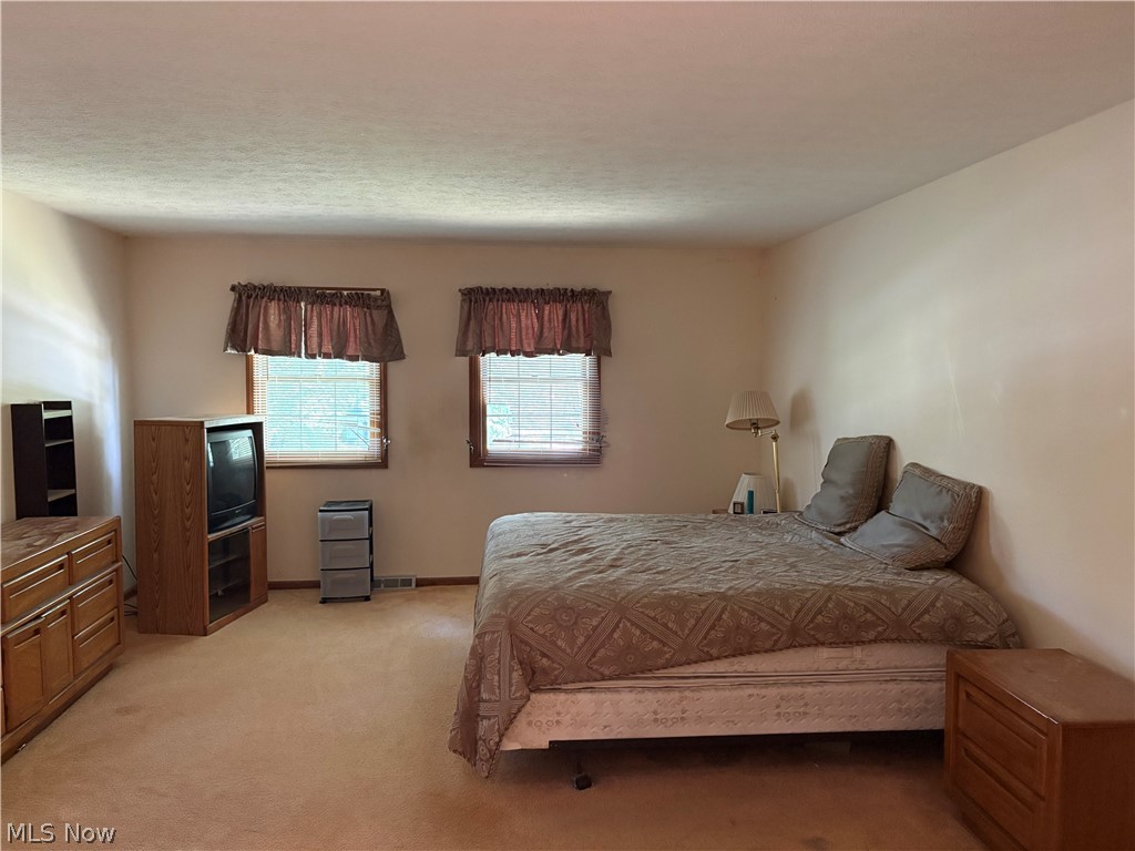 1912 Basswood Drive Kent OH 44240
