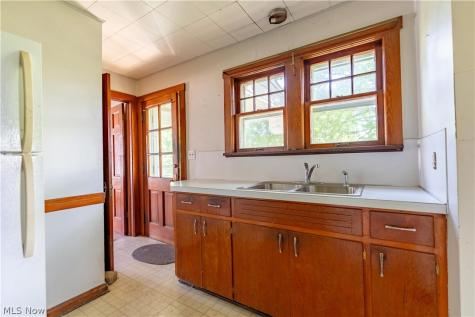 809 Easton Street NE Canton OH 44721