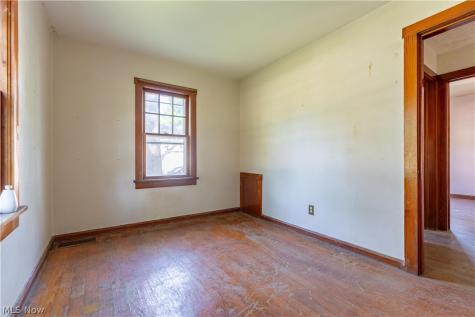 809 Easton Street NE Canton OH 44721
