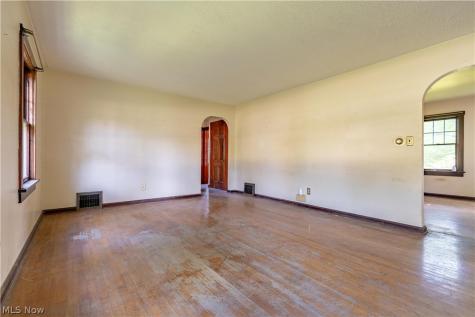 809 Easton Street NE Canton OH 44721