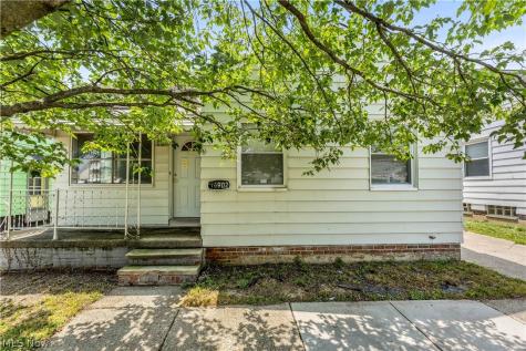 15902 Maplewood Avenue Maple Heights OH 44137