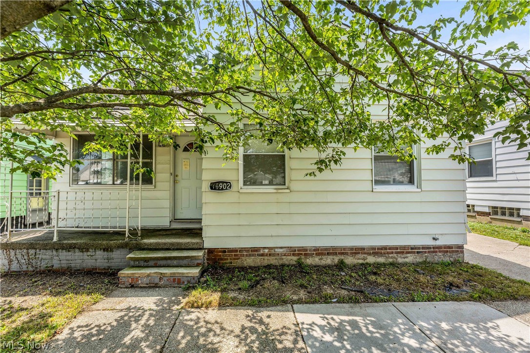 15902 Maplewood Avenue Maple Heights OH 44137