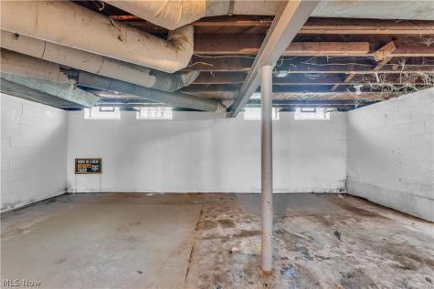 15902 Maplewood Avenue Maple Heights OH 44137