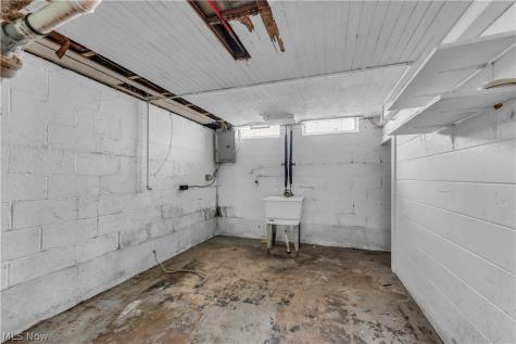15902 Maplewood Avenue Maple Heights OH 44137