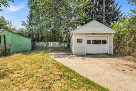 15902 Maplewood Avenue Maple Heights OH 44137