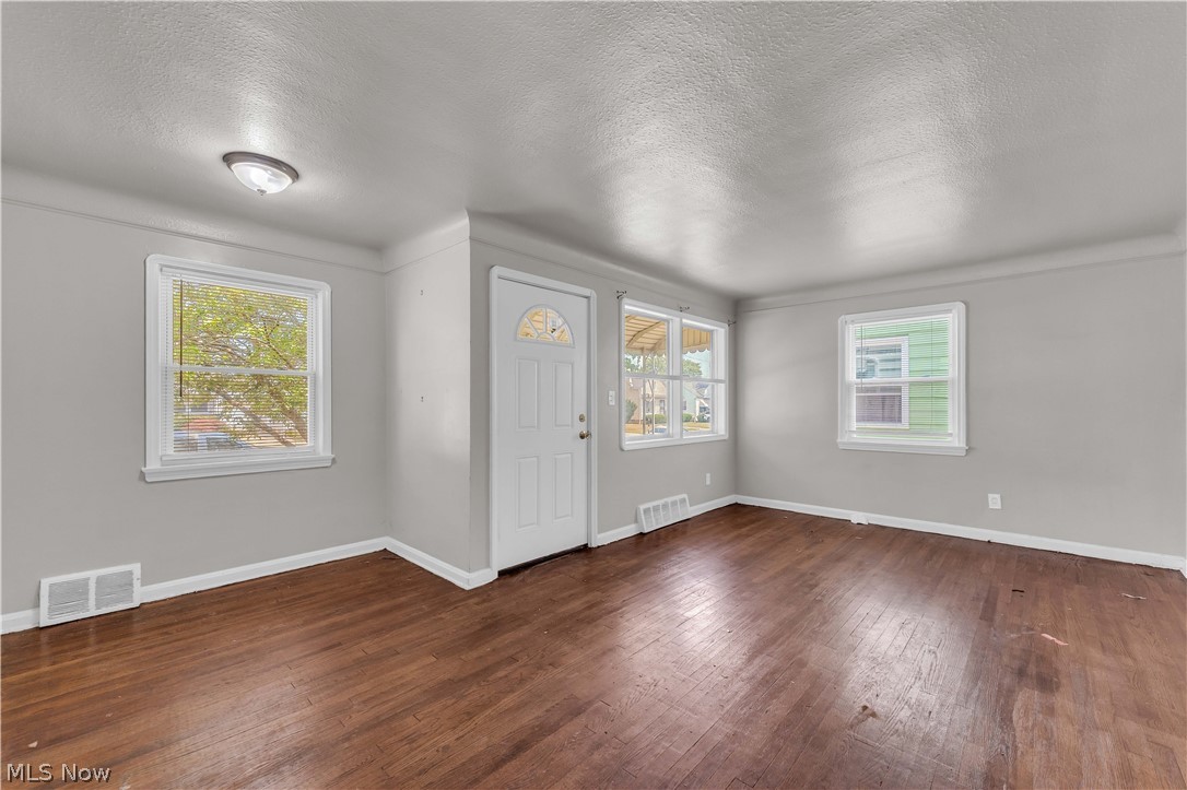 15902 Maplewood Avenue Maple Heights OH 44137