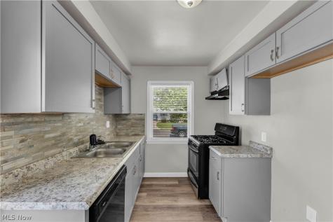 15902 Maplewood Avenue Maple Heights OH 44137