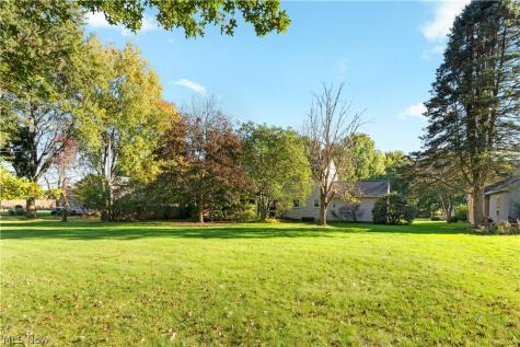 1545 Pinecone Street NW North Canton OH 44720