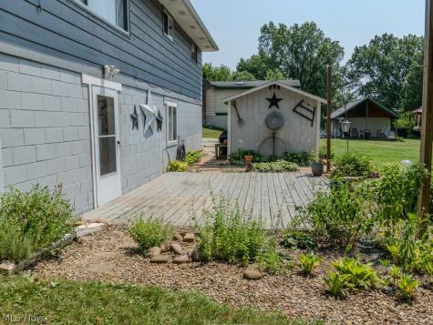 9811 Bellhaven Avenue NW Uniontown OH 44685