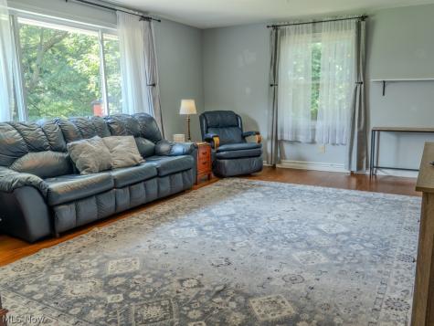 9811 Bellhaven Avenue NW Uniontown OH 44685