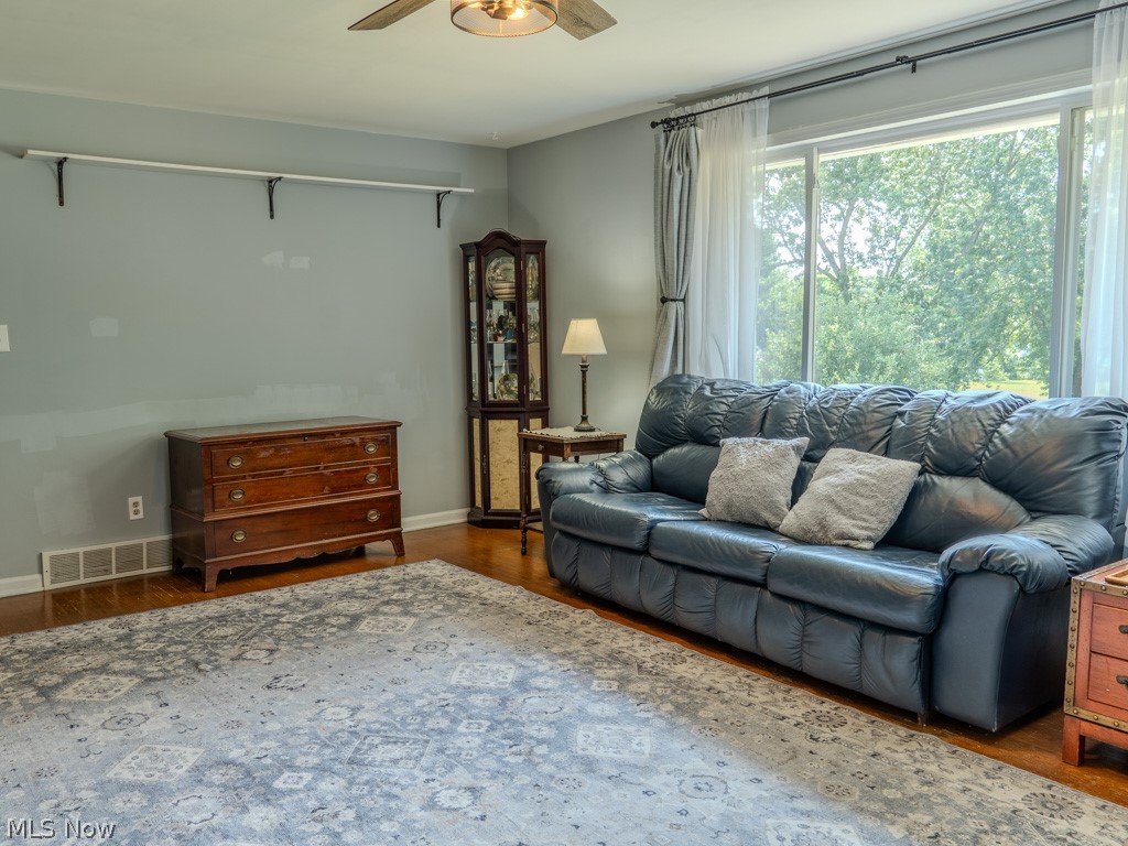 9811 Bellhaven Avenue NW Uniontown OH 44685