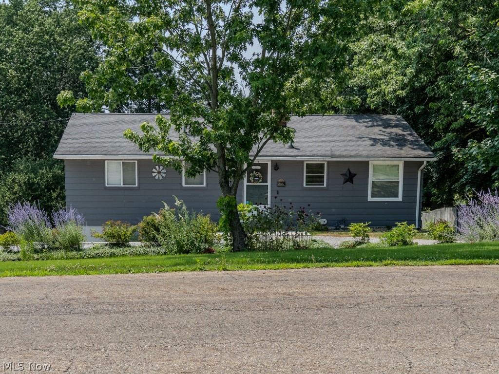 9811 Bellhaven Avenue NW Uniontown OH 44685