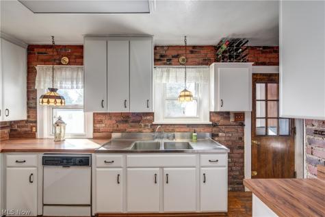 27087 Cook Road Olmsted Twp OH 44138