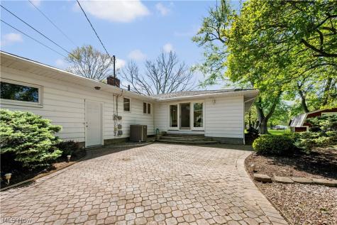 3720 Brookside Drive Norton OH 44203