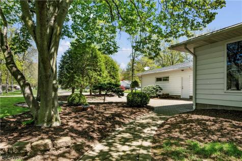 3720 Brookside Drive Norton OH 44203