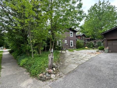 13067 Cedar Road Cleveland Heights OH 44118