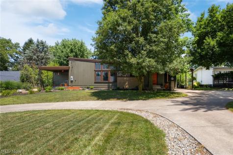 6079 Fulton Drive NW Canton OH 44718