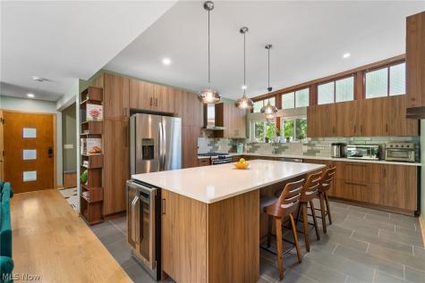 6079 Fulton Drive NW Canton OH 44718